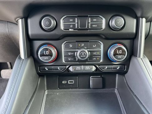 Certified 2022 Chevrolet Tahoe Z71 w/ Z71 Off-Road Package AWD/4WD image 35