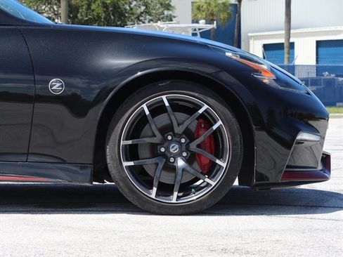 Used 2020 Nissan 370Z NISMO RWD image 6