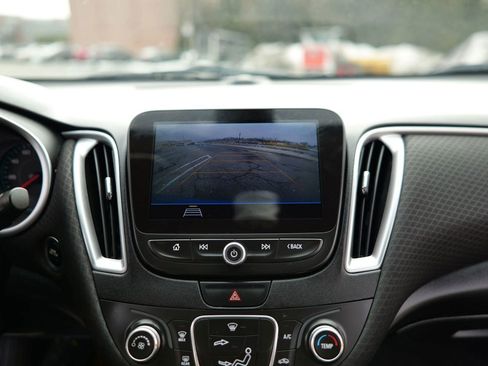 Used 2019 Chevrolet Malibu LS image 20