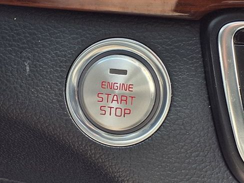 Used 2019 Kia Cadenza Technology image 21