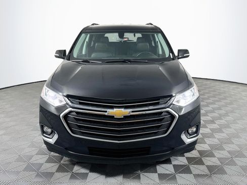 Used 2020 Chevrolet Traverse LT FWD image 2