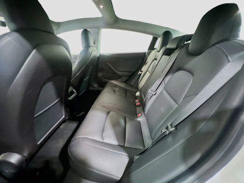 Used 2019 Tesla Model 3 Long Range image 18