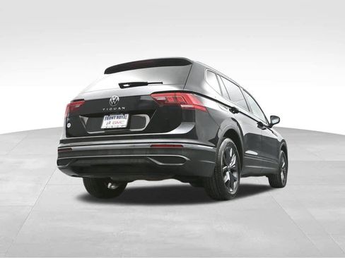 Used 2023 Volkswagen Tiguan SE image 49
