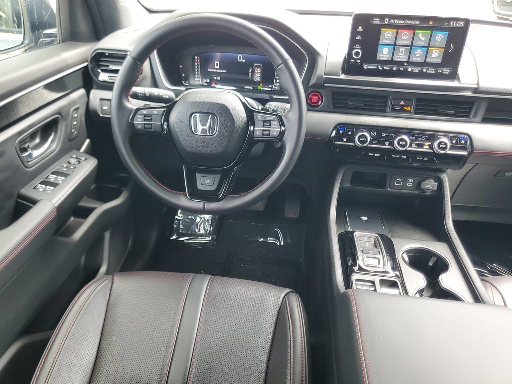 Used 2025 Honda Pilot Black Edition image 14