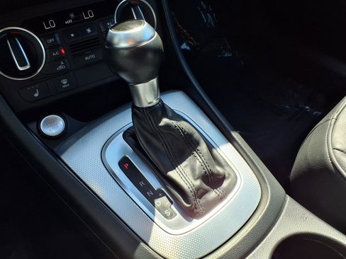 Used 2018 Audi Q3 2.0T Premium w/ Convenience Package image 13