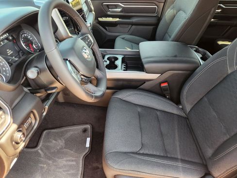 New 2026 RAM 1500 4x4 Crew Cab image 12