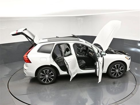 Used 2023 Volvo XC60 B5 Plus w/ Climate Package image 48