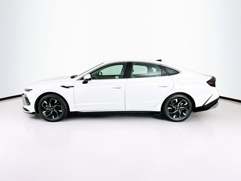 Used 2024 Hyundai Sonata SEL FWD image 4