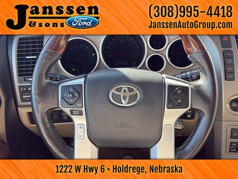 Used 2014 Toyota Sequoia Platinum image 18