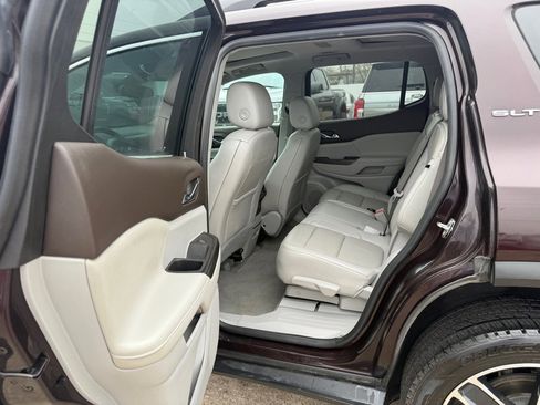 Used 2021 GMC Acadia SLT w/ Technology Package image 17