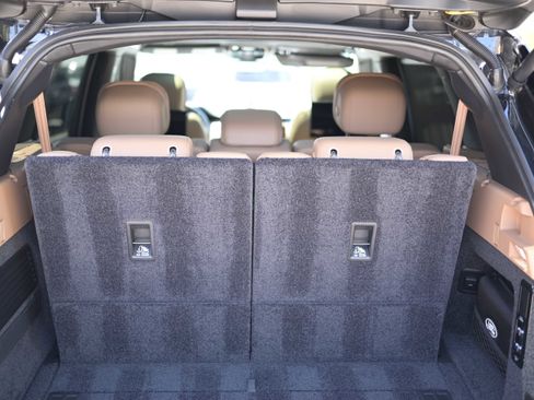 Used 2023 Land Rover Range Rover Long Wheelbase Autobiography image 12