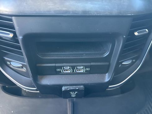 Used 2021 RAM 1500 Big Horn image 29