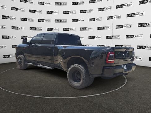 Used 2024 RAM 3500 Big Horn w/ Night Edition AWD/4WD image 4