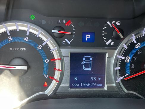 Used 2015 Toyota 4Runner Limited RWD image 7