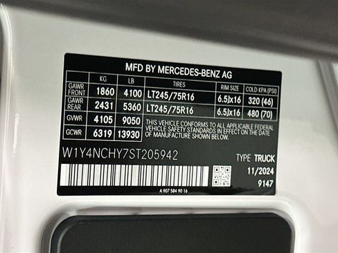 Used 2025 Mercedes-Benz Sprinter 2500 image 27