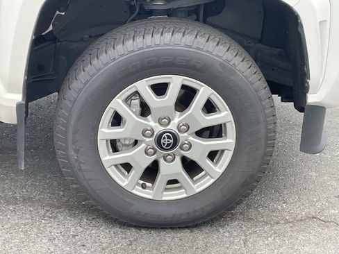 Used 2024 Toyota Tacoma SR RWD image 10