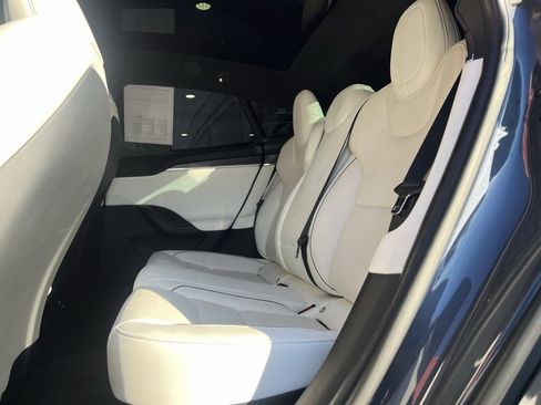 Used 2021 Tesla Model S Plaid image 19