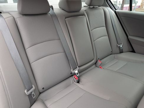 Used 2017 Honda Accord EX-L image 16