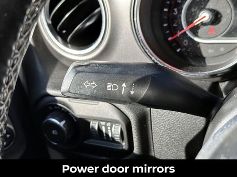 Used 2021 Jeep Wrangler Unlimited Rubicon image 25