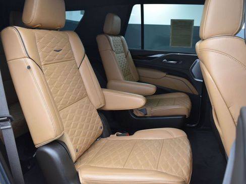 Used 2021 Cadillac Escalade Sport w/ Driver Assist Tech Package image 31