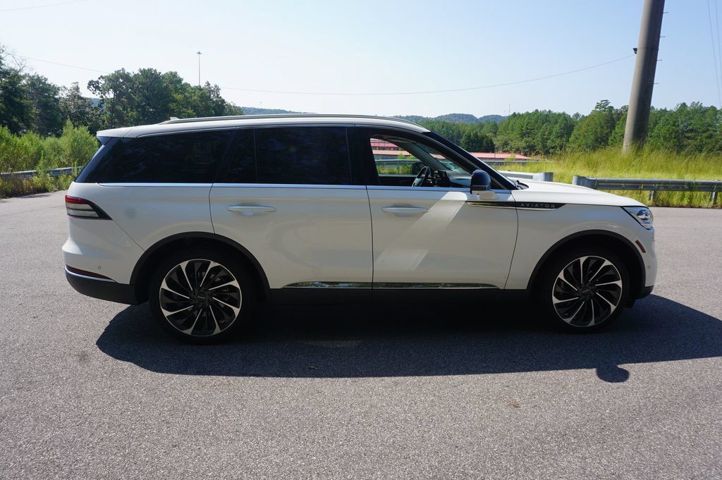 Used 2020 Lincoln Aviator Reserve w/ Equipment Group 202A AWD/4WD image 24