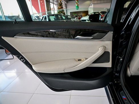 Used 2022 BMW 530i xDrive w/ M Sport Package image 20