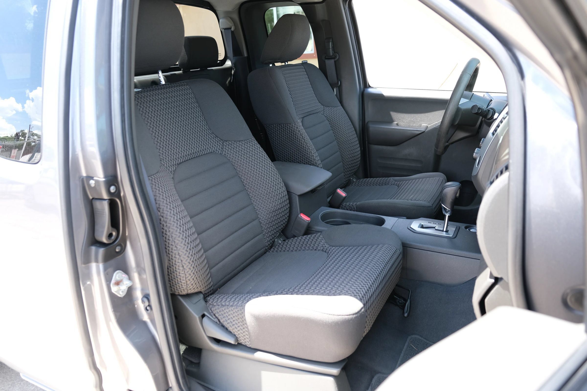 Used 2021 Nissan Frontier SV AWD/4WD image 11