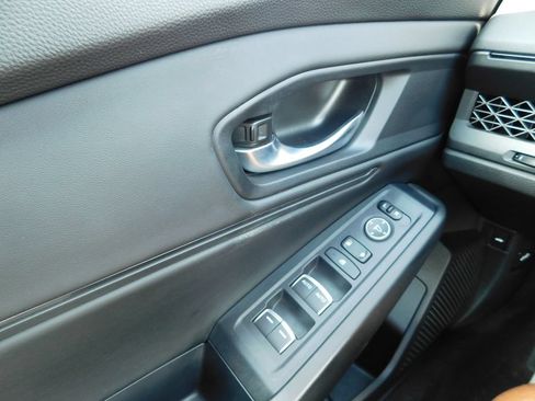 Used 2025 Honda Accord SE image 23