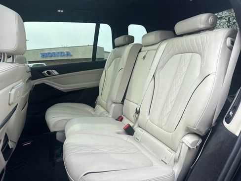 Used 2023 BMW X7 xDrive40i w/ M Sport Package AWD/4WD image 22