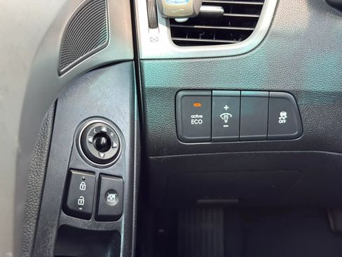 Used 2015 Hyundai Elantra Limited FWD image 12