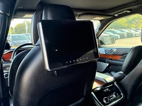 Used 2018 Lincoln Navigator L Reserve w/ Technology Package AWD/4WD image 23