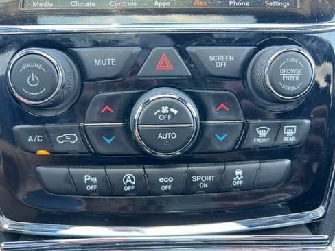 Used 2022 Jeep Grand Cherokee Limited AWD/4WD image 22