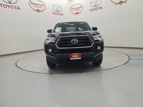 Used 2022 Toyota Tacoma SR5 RWD image 4