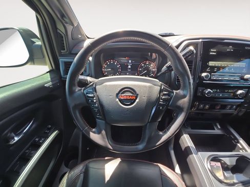 Used 2021 Nissan Titan PRO-4X w/ Pro-4x Convenience Package AWD/4WD image 11