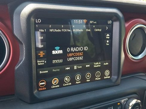 Used 2023 Jeep Gladiator Rubicon w/ LED Lighting Group AWD/4WD image 16