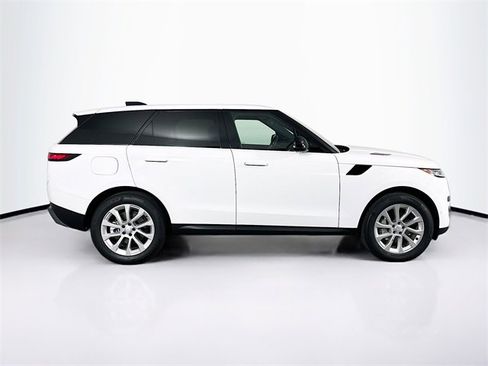 Used 2025 Land Rover Range Rover Sport SE image 4