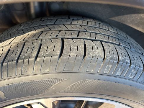 Used 2021 Ford Escape SE w/ SE Sport Appearance Package image 10