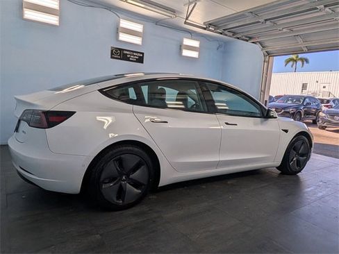 Used 2019 Tesla Model 3 Standard Range image 11