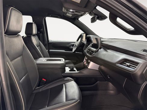 Used 2024 GMC Yukon SLT image 15