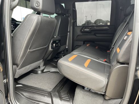 Used 2024 GMC Sierra 2500 AT4 w/ AT4 Preferred Package AWD/4WD image 10