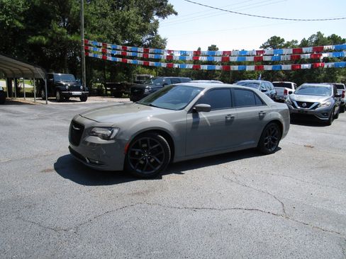 Used 2019 Chrysler 300 S image 34