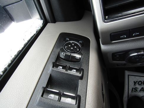 Used 2020 Ford F150 Lariat w/ Equipment Group 502A Luxury image 15