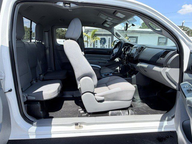 Used 2013 Toyota Tacoma PreRunner w/ Convenience Pkg RWD image 17