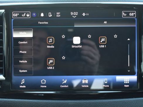 Used 2024 Chrysler Pacifica Touring-L FWD image 21
