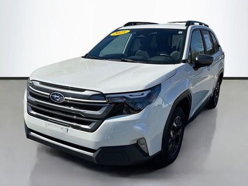 Used 2025 Subaru Forester Premium image 3