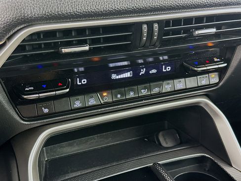 Used 2024 MAZDA CX-90 Plug-In Hybrid w/ Preferred AWD/4WD image 23