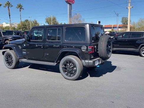 Used 2023 Jeep Wrangler Sahara w/ Cold Weather Group image 6