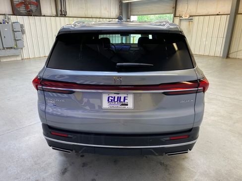 Used 2025 Buick Enclave Preferred FWD image 7