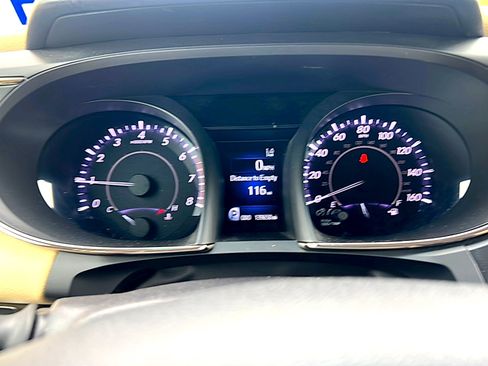 Used 2016 Toyota Avalon Limited w/ Toyota Safety Sense Package FWD image 8