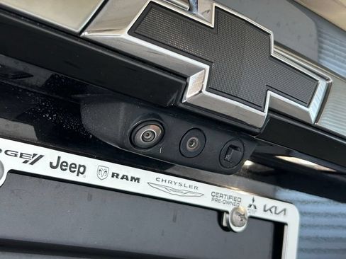 Used 2023 Chevrolet Traverse RS FWD image 49